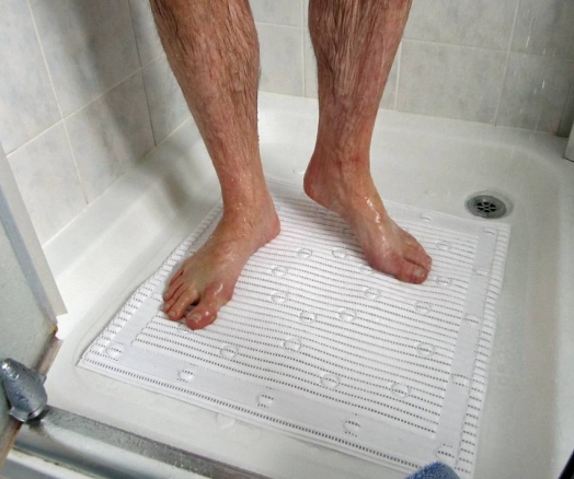 https://www.lifestyleandmobility.co.uk/wp-content/uploads/2022/05/anti-slip-shower-mat.png