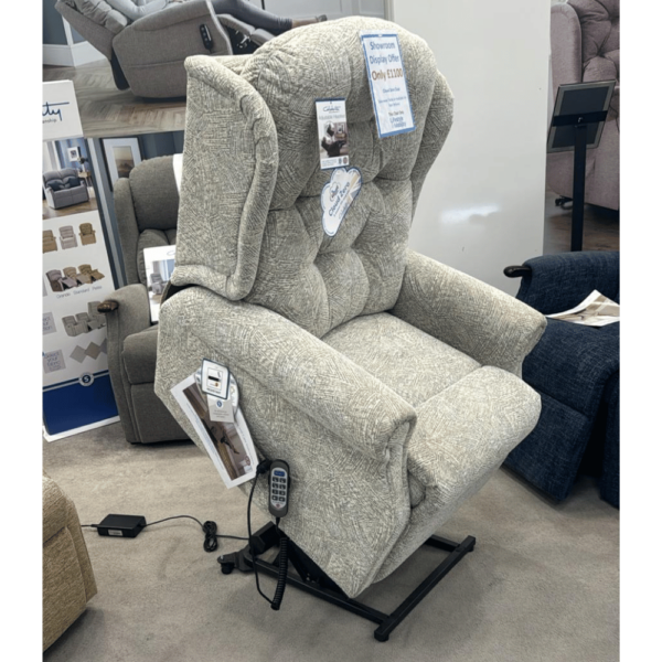 (EX-DEMO) Celebrity Cloud Zero Chair