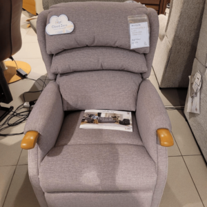 (EX-DEMO) Petite Chair with Natural Knuckles - Cloud Zero Action