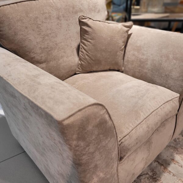 Dorset Love Chair in Mink