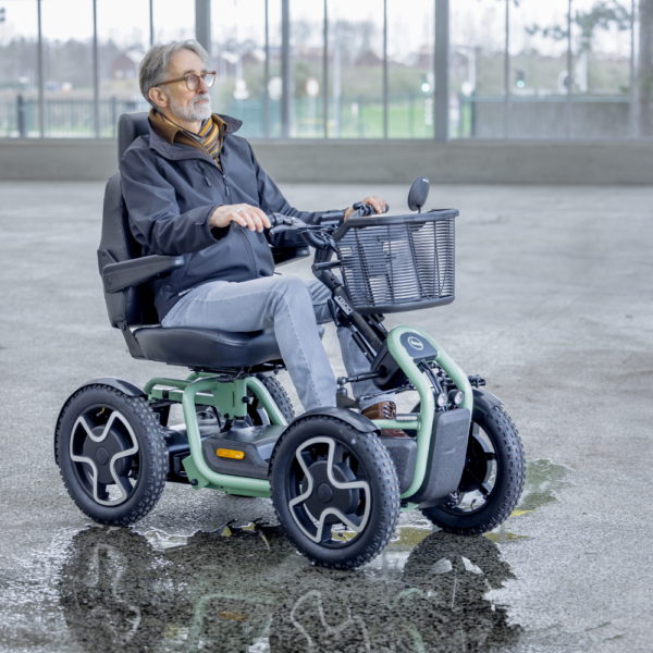 Scoozy Sterling S800 Mobility Scooter - Image 3