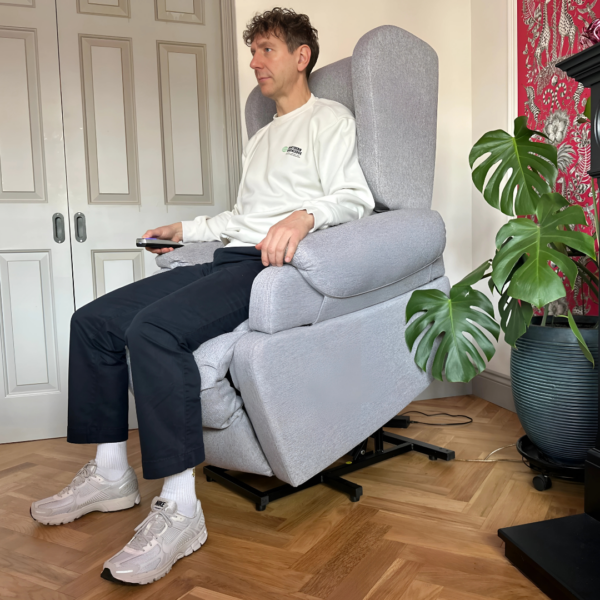 LuXe Mobility Meadowrise Riser Recliner - Image 4