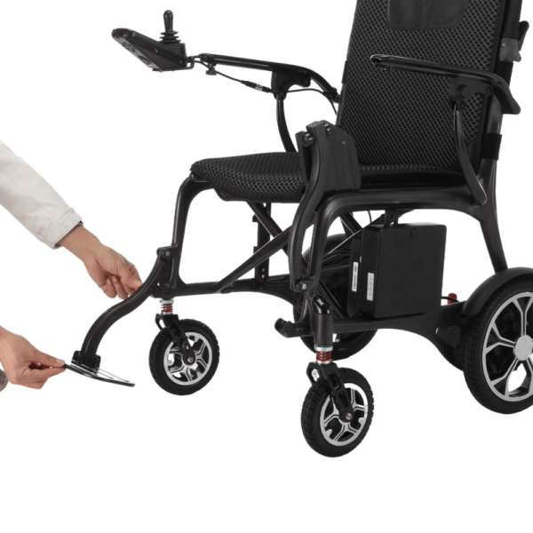 LuXe Mobility Xonic Carbon Fibre Folding Powerchair - Image 5