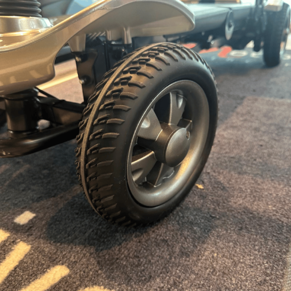 (Ex-Demo) Motion Healthcare eDrive Mobility Scooter - Image 2